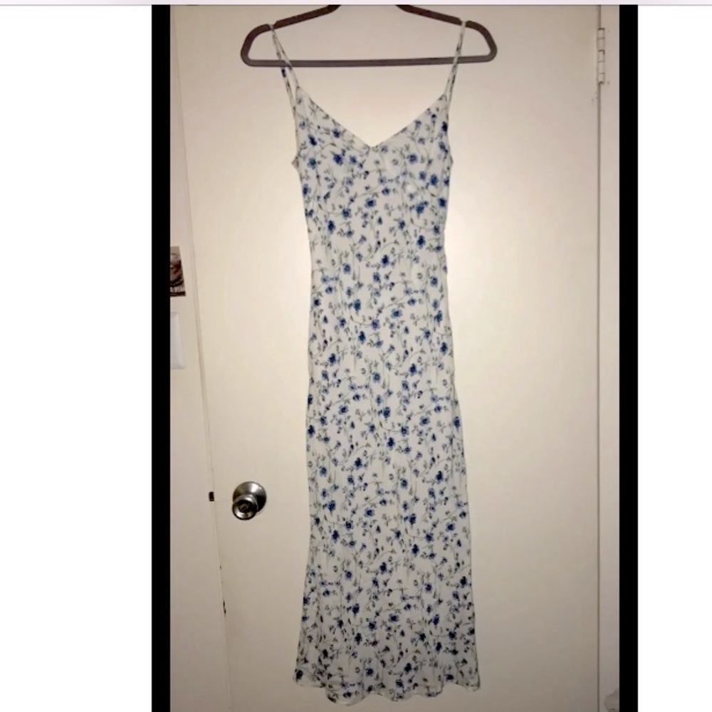 Showpiece Midi Floral Dress